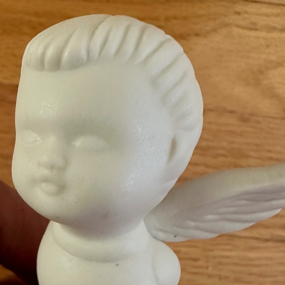 Vintage Giftco Kissing Angels White Bisque Porcelain Figurines in Box - Picture 12 of 16